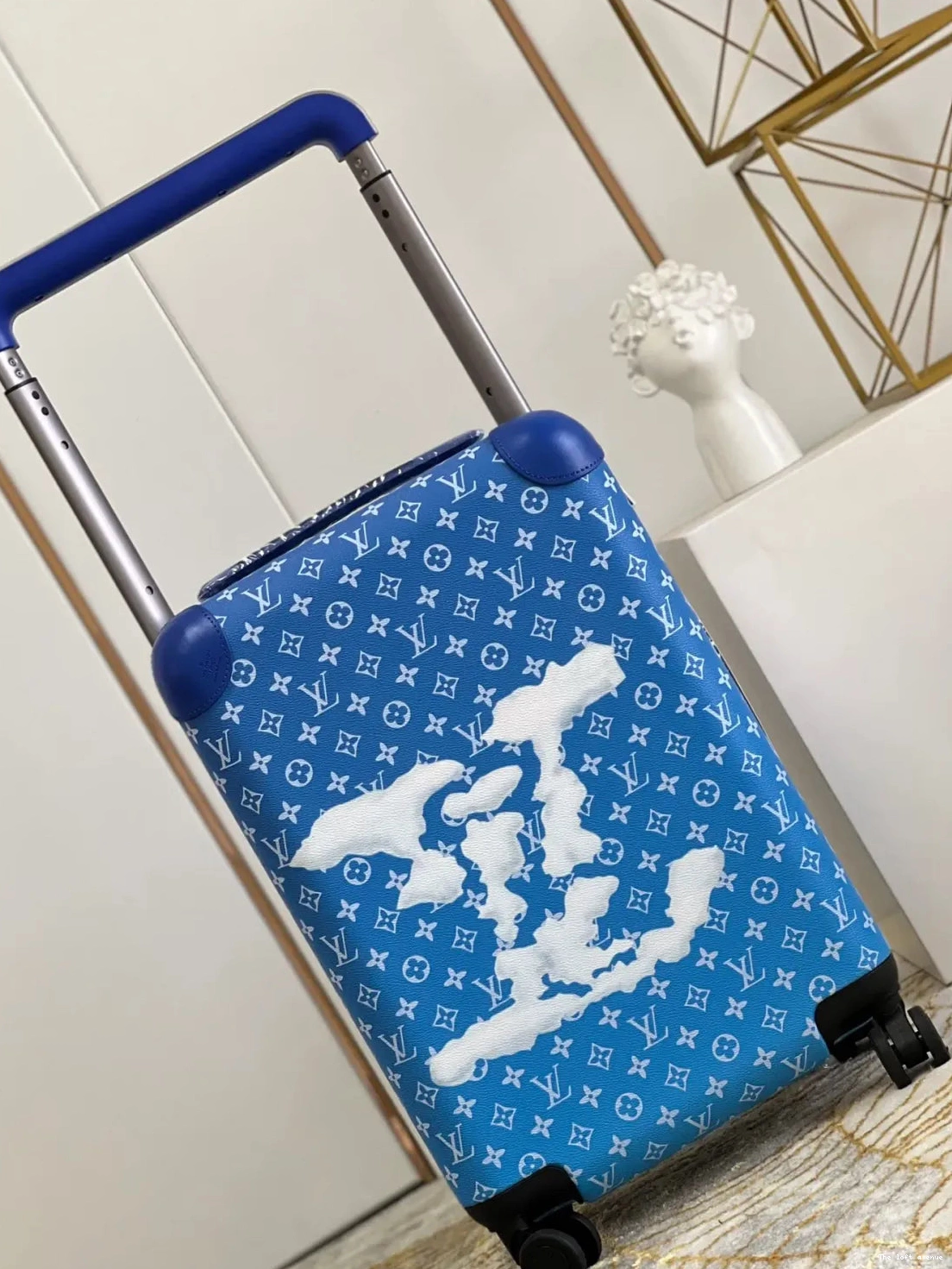CUSTOM SUITCASE HORIZON 55 37L CLOUDS CABIN 0801